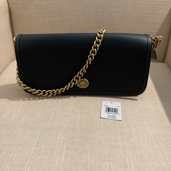 Coach Dinky - Picture 7 of 8